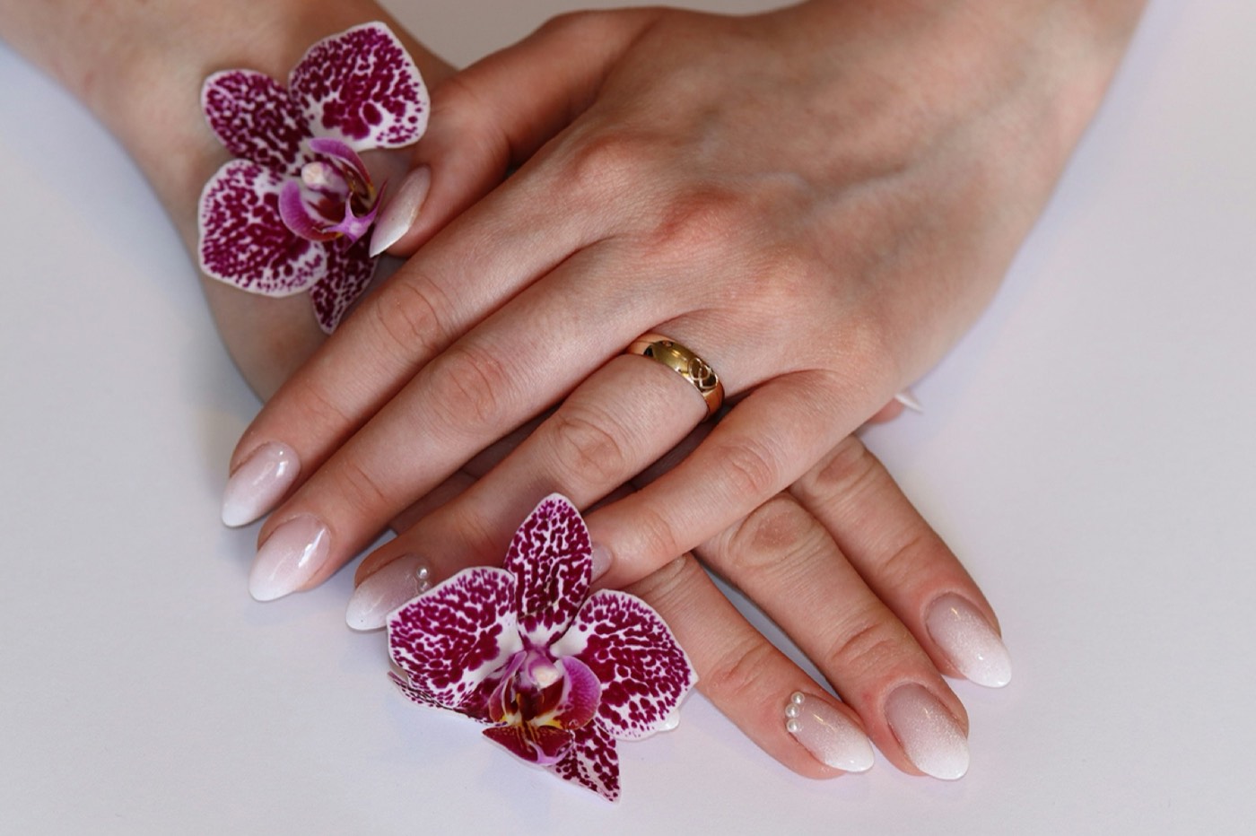 Babyboomer und French Nägel im Nagelstudio L'Atelier Sinzheim